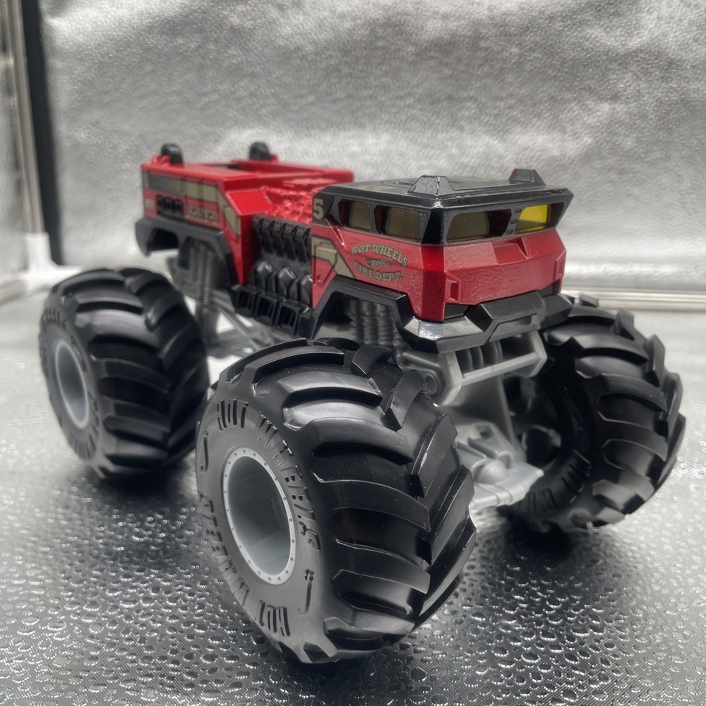 Hot Wheels Monster Jam Fire Department Truck 4X4 HWFD 5 Alarm Die Cast - Picture 2 of 5